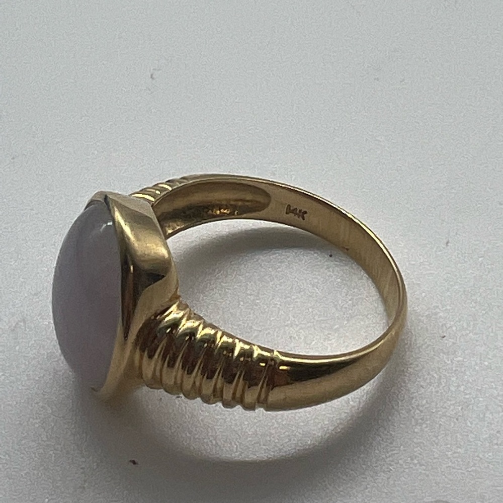 14 karat lavender Jade ring - Picture 8 of 9